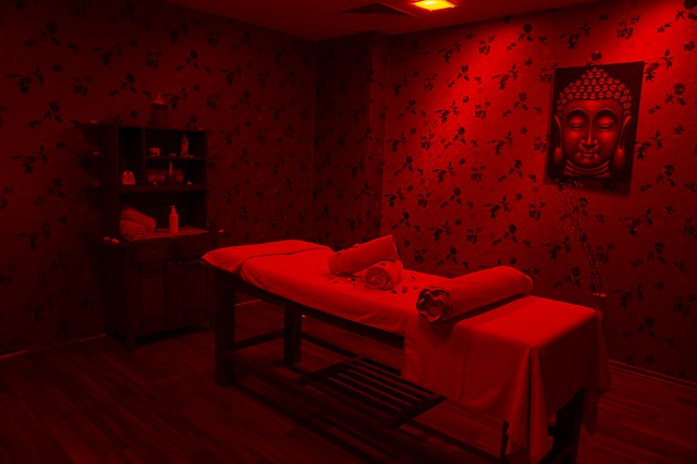 Jakie modele łóżek sprawdzą się w salonach masażu?